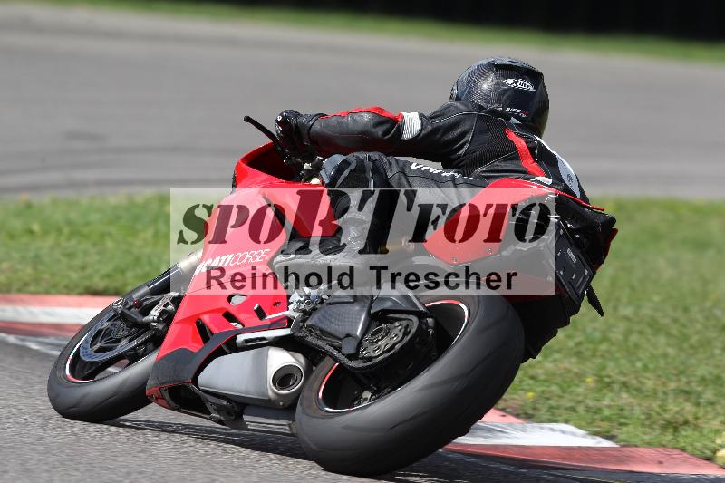 Archiv-2022/62 09.09.2022 Speer Racing ADR/Gruppe gelb/backside